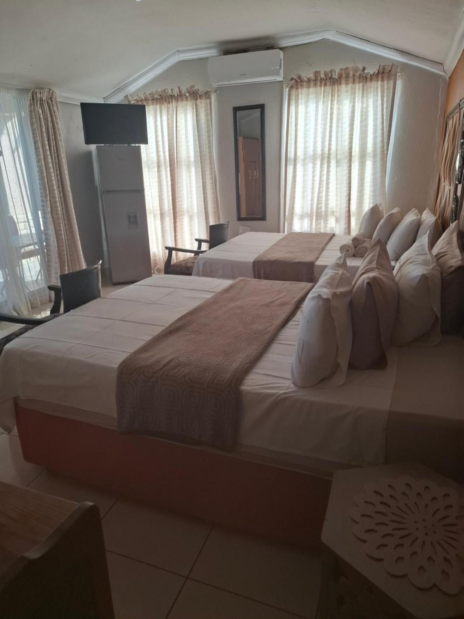 Vicky B Bed And Breakfast Mogwase Экстерьер фото